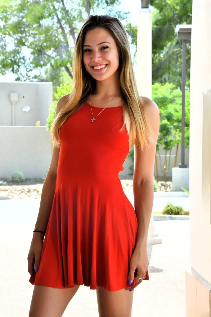 25204566_056_688a.webp