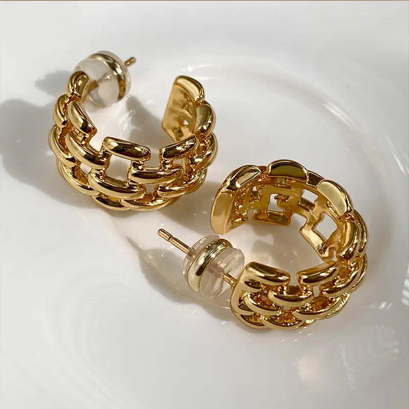 One Pair Fashion C-Shape Gold-Plated Alloy Earrings