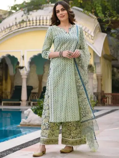 Floral Printed Regular Kurta With Palazzos & Dupatta